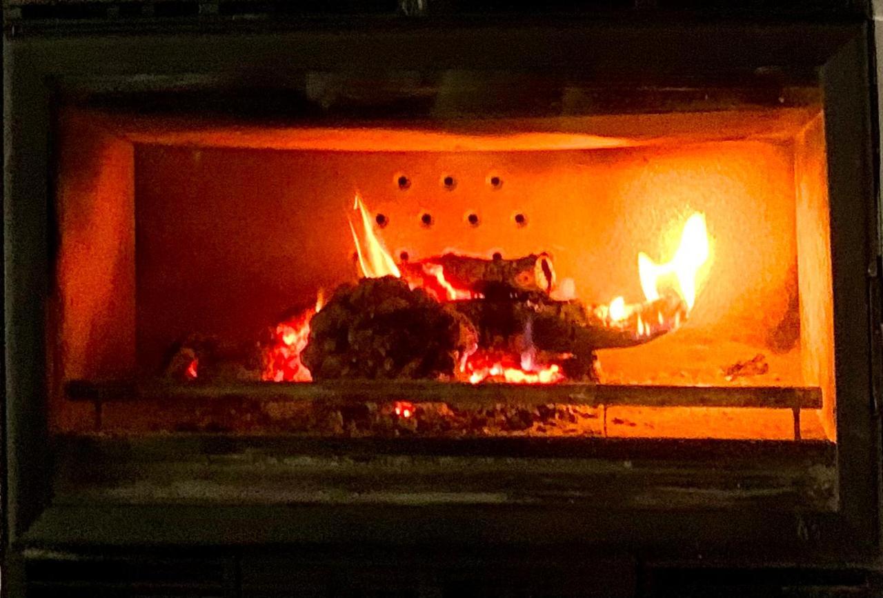 Valverde Alojamiento Con Amplio Salon Y Chimenea.アパートメント エクステリア 写真
